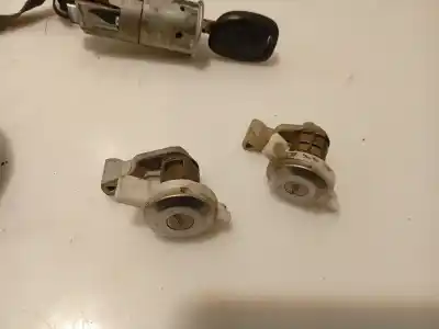 Second-hand car spare part ignition switch for renault clio ii (bb_, cb_) 1.2 (bb0a, bb0f, bb10, bb1k, bb28, bb2d, bb2h, cb0a,... oem iam references 7701472806 7701471098 7701472806