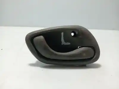Peça sobressalente para automóvel em segunda mão PUXADOR INTERIOR DIANTEIRO ESQUERDO por SUZUKI WAGON R+ FASTBACK (MM) 1.3 (RB 413) Referências OEM IAM 8310283E00  
