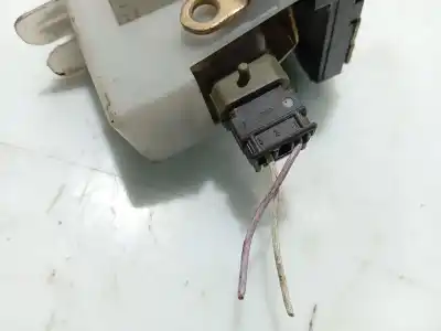 Автозапчастина б/у замок заднього правого дверя для renault clio ii (bb_, cb_) 1.2 (bb0a, bb0f, bb10, bb1k, bb28, bb2d, bb2h, cb0a,... посилання на oem iam 825027365r  825024952r