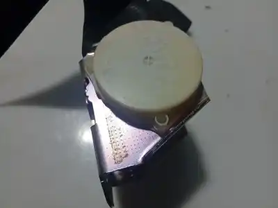 Автозапчасти б/у центральный задний ремень безопасности за skoda fabia i (6y2) 1.2 ссылки oem iam 6y0857807041  