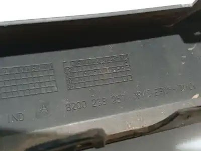 Автозапчастина б/у молдинг для renault modus * посилання на oem iam 8200259257  