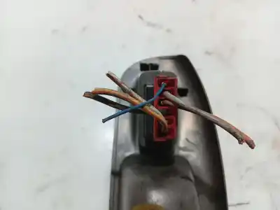 Pièce détachée automobile d'occasion commande de lève vitre avant droit pour renault scénic i monospace (ja0/1_, fa0_) 1.9 dti (ja0n) références oem iam 7700431172  7700838101