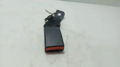 Pezzo di ricambio per auto di seconda mano GANCIO CINTURA POSTERIORE SINISTRO per BMW 1 (F20) 116 D Riferimenti OEM IAM 72117266352  