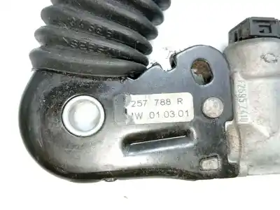 Pezzo di ricambio per auto di seconda mano gancio cintura anteriore destro per bmw 3 (e46) 320 d riferimenti oem iam 8257788 563067417c 257788