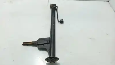 Pezzo di ricambio per auto di seconda mano Cric di sollevamento per MERCEDES-BENZ CLASE C (W202) C 250 D (202.125) Riferimenti OEM IAM 2105830115  