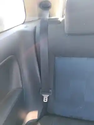 Recambio de automóvil de segunda mano de CINTURON SEGURIDAD TRASERO DERECHO para FORD FIESTA V (JH_, JD_) 1.4 TDCI referencias OEM IAM 1219220  