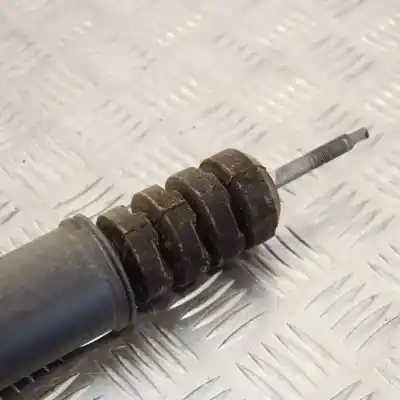Second-hand car spare part right rear shock absorber for dacia duster (2010-2018) oem iam references 562105043r  