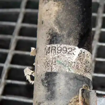 Автозапчастина б/у передній правий амортизатор для mitsubishi l 200 / triton ka_t, kb_t (2004-2015) посилання на oem iam mr992321  