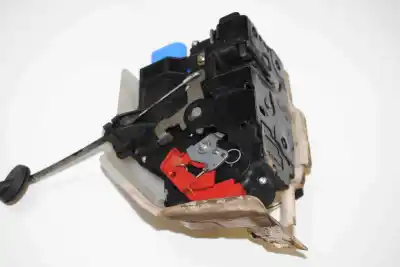 Автозапчастина б/у ЗАМОК ПЕРЕДНІХ ДВЕРЕЙ ЛІВИЙ для VOLKSWAGEN JETTA III 1K2  Посилання на OEM IAM   