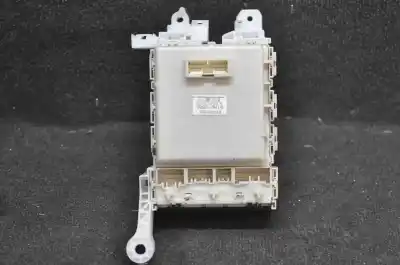 Peça sobressalente para automóvel em segunda mão caixa de fusíveis e relés por toyota auris auris (2006-2012) referências oem iam 82730-02120-a  