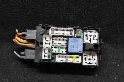 Second-hand car spare part fuse box unit for citroen c4 ii b7 (2009-..) hatchback oem iam references 9665492680  