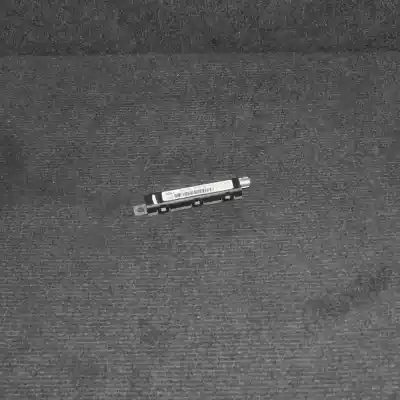 Peça sobressalente para automóvel em segunda mão MÓDULO ELETRÓNICO ANTENA por AUDI A1 8X1, 8XK  Referências OEM IAM 8X0035225D  