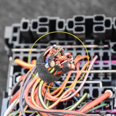 Second-hand car spare part fuse box unit for seat leon 5f1 (2012-2021) oem iam references 5q0937615c  