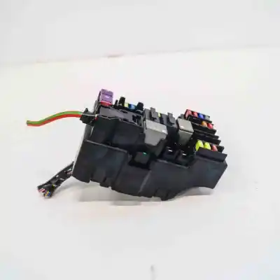 Second-hand car spare part fuse box unit for opel corsa e (2014-..) hatchback oem iam references 2b0z4010f  