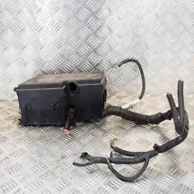 Peça sobressalente para automóvel em segunda mão CAIXA DE FUSÍVEIS E RELÉS por FORD FOCUS III  Referências OEM IAM AV6T-14A067-AD,F1FT-14K733-BJA  