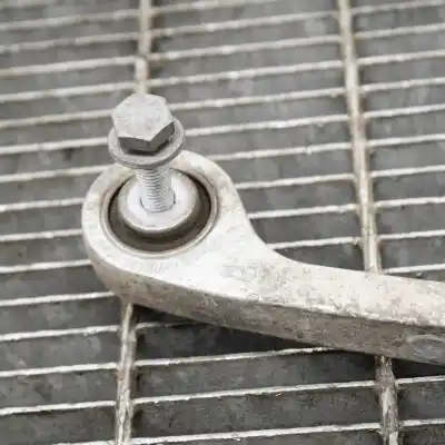 Автозапчастина б/у передня ліва сила стабілізатора для audi a4 8w2, b9 (2015-..) sedan посилання на oem iam 8w0505465b  