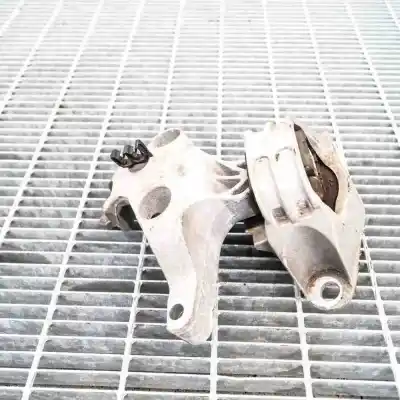 Second-hand car spare part RIGHT ENGINE SUPPORT for DACIA DUSTER  OEM IAM references 112849221R  