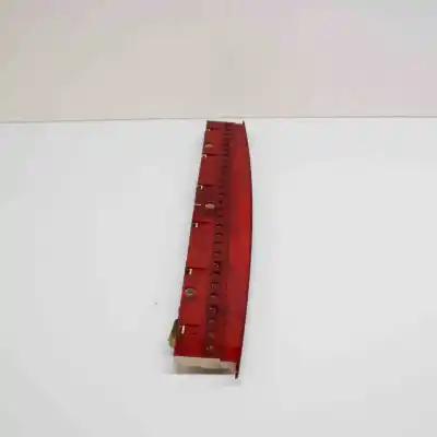 Pièce détachée automobile d'occasion feu de frein central pour audi a8 d3 4e2, 4e8 (2002-2010) références oem iam 4e0945097  