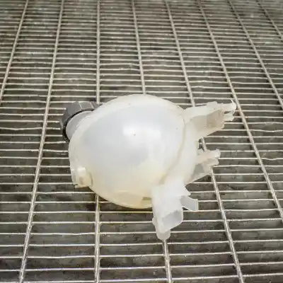 Pièce détachée automobile d'occasion VASE D'EXPANSION D'EAU - LIQUIDE DE REFROIDISSEMENT pour PEUGEOT 208  Références OEM IAM 9800777280,980077728001  