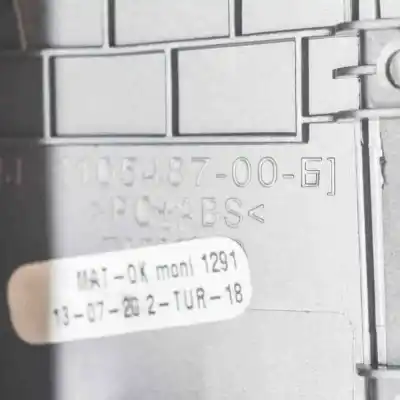 Second-hand car spare part multifunction display for tesla model 3 (2018-..) sedan oem iam references 1105487-00-g,1045664-04-e  