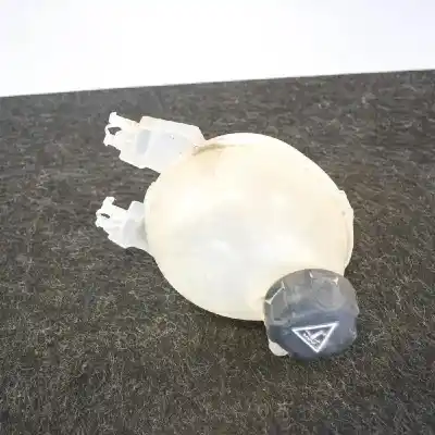 Pièce détachée automobile d'occasion VASE D'EXPANSION D'EAU - LIQUIDE DE REFROIDISSEMENT pour PEUGEOT 208  Références OEM IAM 9800777280  