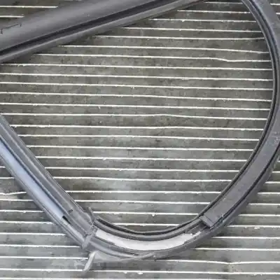 Second-hand car spare part rubber door seal for tesla model s (2012-..) hatchback oem iam references   