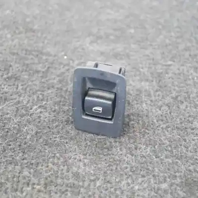 Peça sobressalente para automóvel em segunda mão BOTÃO / INTERRUPTOR ELEVADOR VIDRO TRASEIRO ESQUERDO por BMW 3 E90  Referências OEM IAM 6945874  