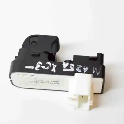 Автозапчастина б/у передній правий віконний вимикач для mazda cx-3 dk (2015-..) off-road посилання на oem iam d09h66370  