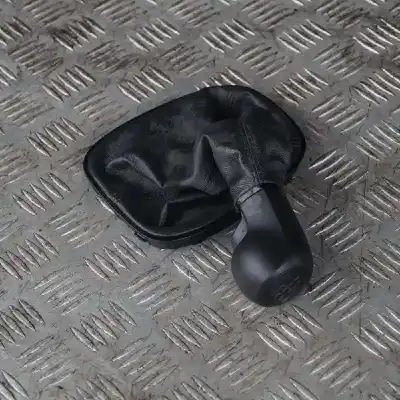 Pezzo di ricambio per auto di seconda mano POMELLO DELLA LEVA DEL CAMBIO per OPEL CORSA D  Riferimenti OEM IAM 009140093  