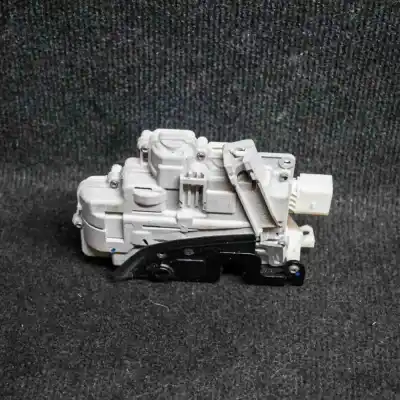 İkinci el araba yedek parçası sol arka kapi kilidi için volkswagen passat b7 362 (2010-2014) oem iam referansları 3c4839015a  