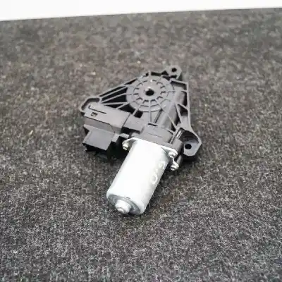 Peça sobressalente para automóvel em segunda mão MOTOR ELEVADOR VIDRO TRASEIRO DIREITO por MERCEDES-BENZ C W205  Referências OEM IAM A2059060401  