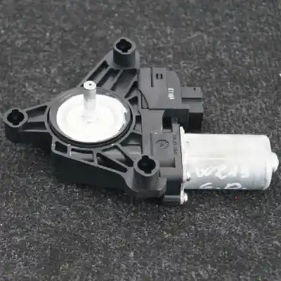 Pièce détachée automobile d'occasion MOTEUR LÈVE VITRE ARRIÈRE DROITE pour MERCEDES-BENZ E W213  Références OEM IAM A2139060602  