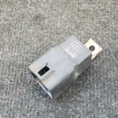 Second-hand car spare part FUSE BOX UNIT for VOLKSWAGEN PASSAT B6 3C2  OEM IAM references 3B0951253  