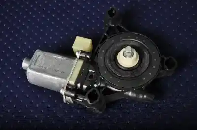 Pièce détachée automobile d'occasion MOTEUR LÈVE VITRE AVANT GAUCHE pour VOLKSWAGEN GOLF VII 5G1, BQ1, BE1, BE2  Références OEM IAM 5Q0959801B  