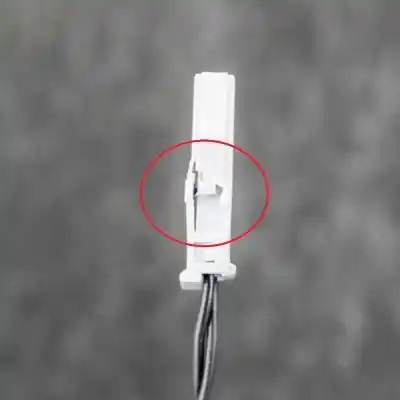 Автозапчасти б/у КРЮК ДЛЯ РЕМНЯ ЗАДНИЙ ЦЕНТРАЛЬНЫЙ за OPEL CORSA E (X15)  ссылки OEM IAM 1342773713427758  