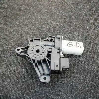 Peça sobressalente para automóvel em segunda mão MOTOR ELEVADOR VIDRO TRASEIRO DIREITO por MERCEDES-BENZ C W205  Referências OEM IAM A2059060401  