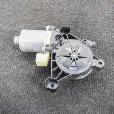 Gebrauchtes Autoersatzteil VORDERER LINKER FENSTERMOTOR zum SKODA SUPERB III 3V3  OEM-IAM-Referenzen 0130822717,5Q0959801B  