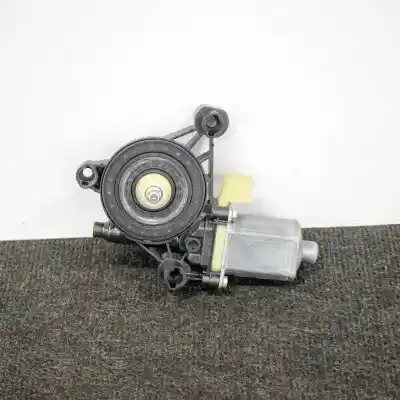 Pièce détachée automobile d'occasion MOTEUR LÈVE VITRE AVANT DROIT pour VOLKSWAGEN GOLF VII VARIANT BA5, BV5  Références OEM IAM 0130822378,C13842-100,5Q0959802B  