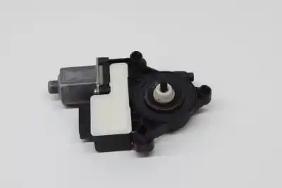 Pièce détachée automobile d'occasion MOTEUR LÈVE VITRE ARRIÈRE DROITE pour SKODA KAROQ NU7  Références OEM IAM E-850202016,0130822724,5Q0959812E  