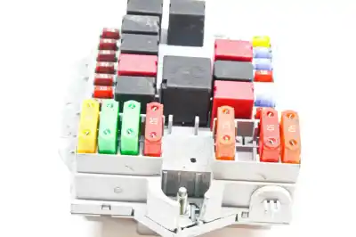 Recambio de automóvil de segunda mano de MÓDULO CAJA DE FUSIBLES para FIAT BRAVO II 198_  referencias OEM IAM 51790930  