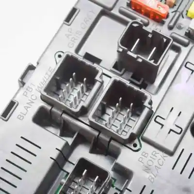 Pezzo di ricambio per auto di seconda mano scatola relè/fusibili per citroen c6 td_ (2005-2012) riferimenti oem iam 281201919c,28120836,28119247,28119759,9664058880  