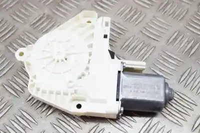 Автозапчастина б/у ДВИГ СКЛА ЗАДНЕ ЛІВО для VOLKSWAGEN TOUAREG 7P5  Посилання на OEM IAM 8K0959811A,1101-919814-200  