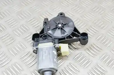 Pièce détachée automobile d'occasion MOTEUR LÈVE VITRE AVANT GAUCHE pour SKODA KAROQ NU7  Références OEM IAM 5Q0959801B,E850202099,0130822717  