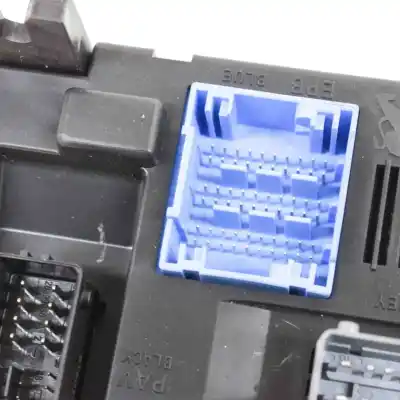 Peça sobressalente para automóvel em segunda mão caixa de fusíveis e relés por opel mokka (2020-..) off-road referências oem iam 9832881080  