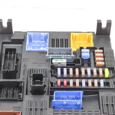 Peça sobressalente para automóvel em segunda mão caixa de fusíveis e relés por opel mokka (2020-..) off-road referências oem iam 9832881080  