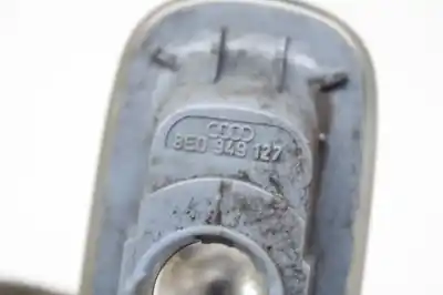 Peça sobressalente para automóvel em segunda mão farolim do lado esquerdo por audi a4 8e2, b6 (2000-2004) referências oem iam 8e0949127  