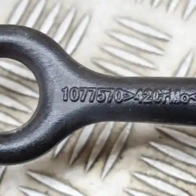 Second-hand car spare part trailer hitch for tesla model 3 (2018-..) sedan oem iam references 1077570,1077570-42-c  