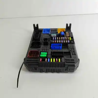 Peça sobressalente para automóvel em segunda mão caixa de fusíveis e relés por opel mokka (2020-..) off-road referências oem iam 9832881080  