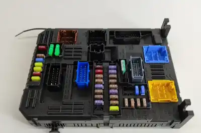 Second-hand car spare part FUSE BOX UNIT for OPEL MOKKA  OEM IAM references 9832881080  