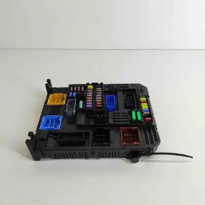 Peça sobressalente para automóvel em segunda mão caixa de fusíveis e relés por opel mokka (2020-..) off-road referências oem iam 9832881080  